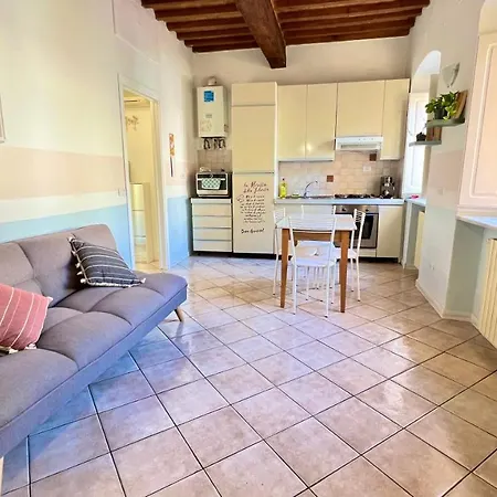 Tra Mare E Citta Livorno